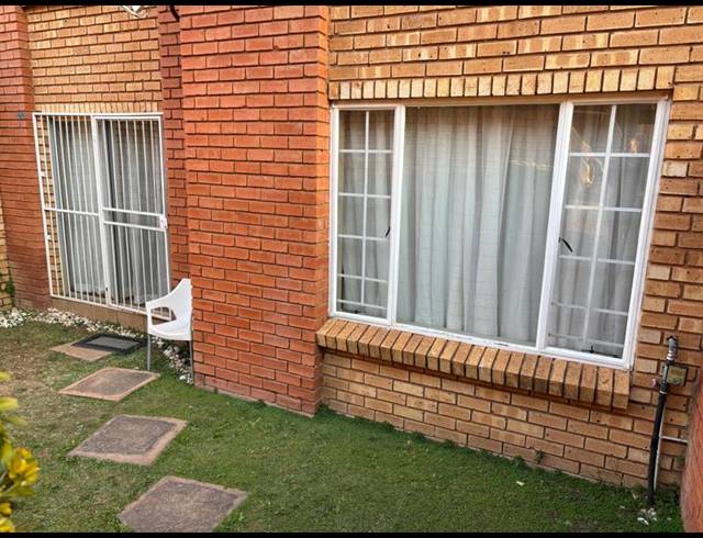 1 BEDROOM PROPERTY TO RENT IN THE REEDS